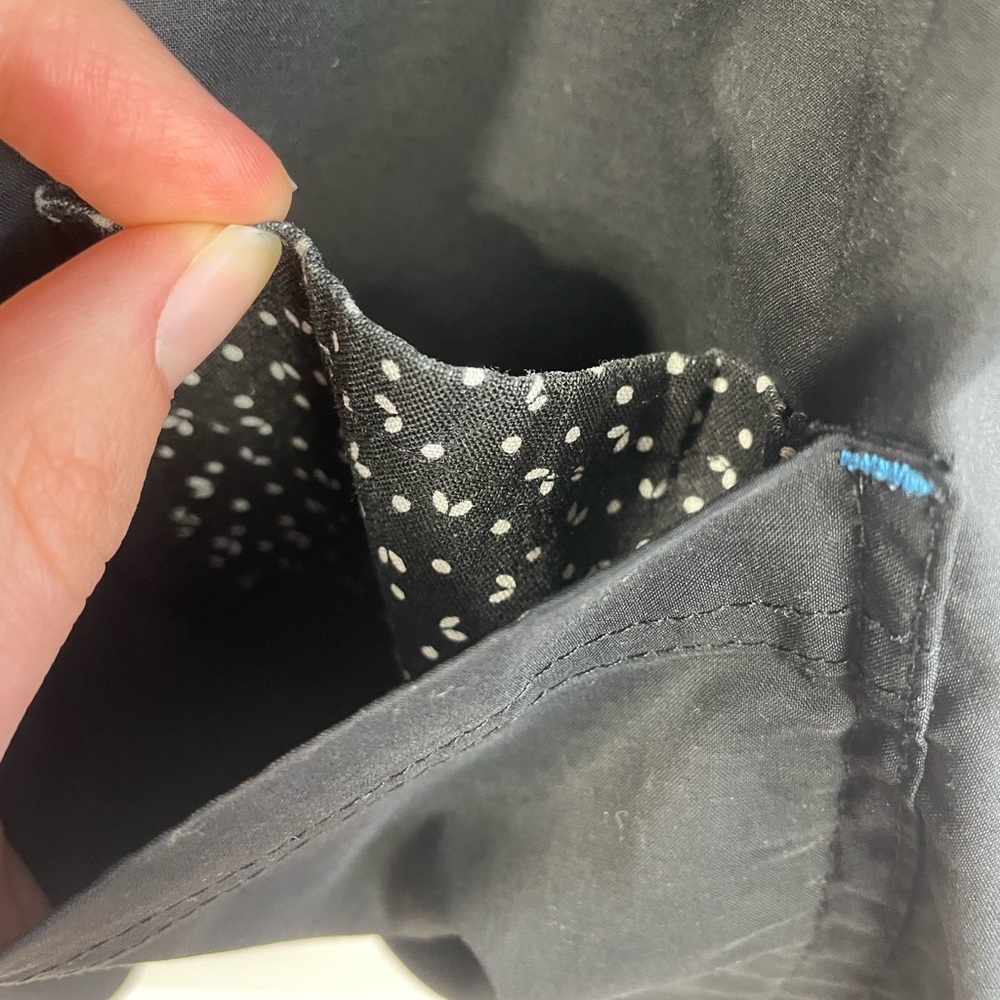 Koi Basics Medical Scrub V-Neck Black Top XL Women’s GUC - Picture 10 of 16